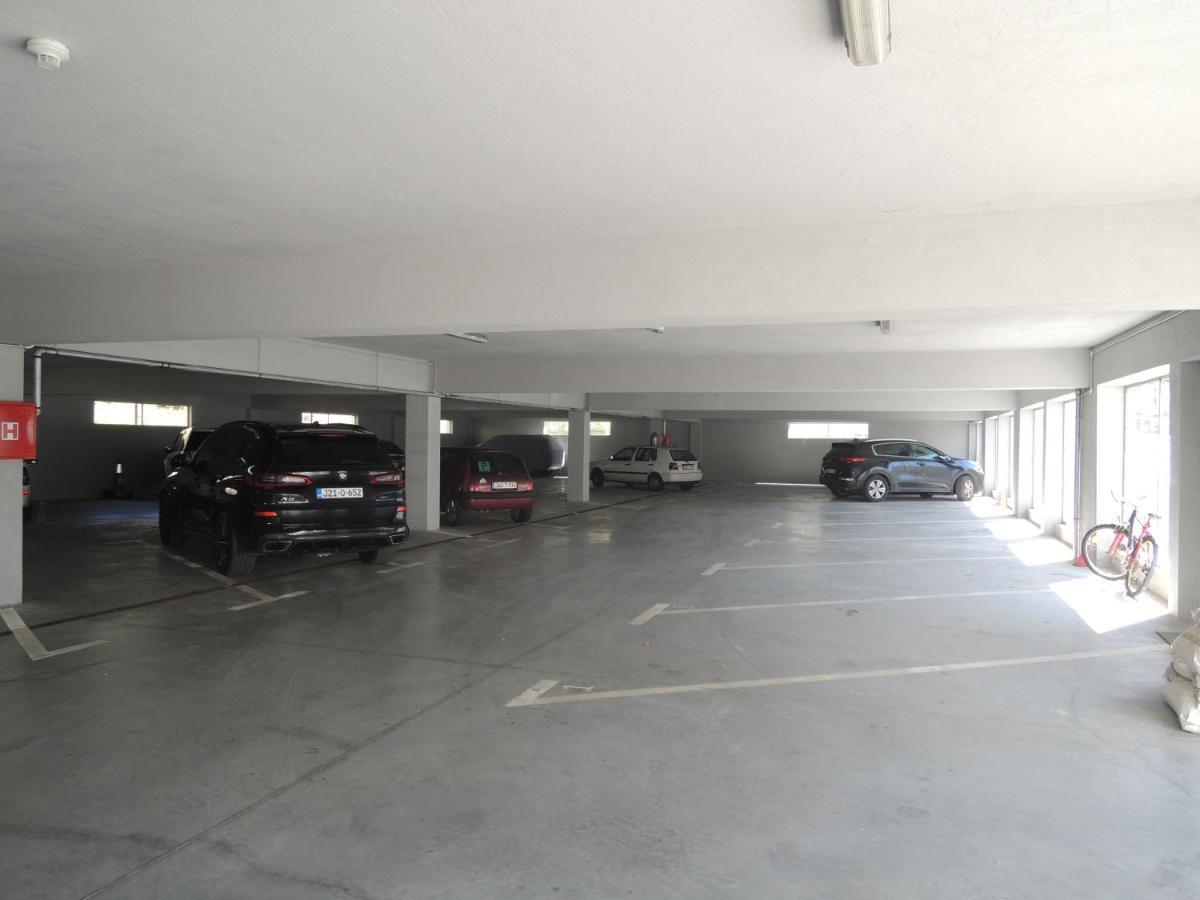 Hotel Logavina 8 Garage Parking Sarajevo Ngoại thất bức ảnh