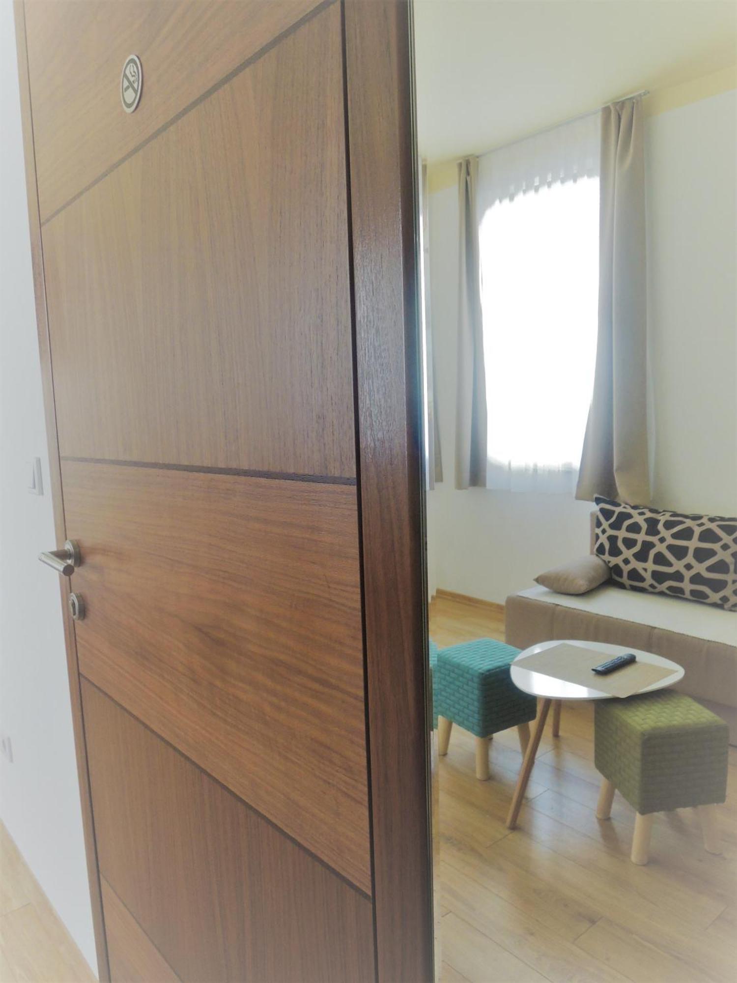 Hotel Logavina 8 Garage Parking Sarajevo Ngoại thất bức ảnh