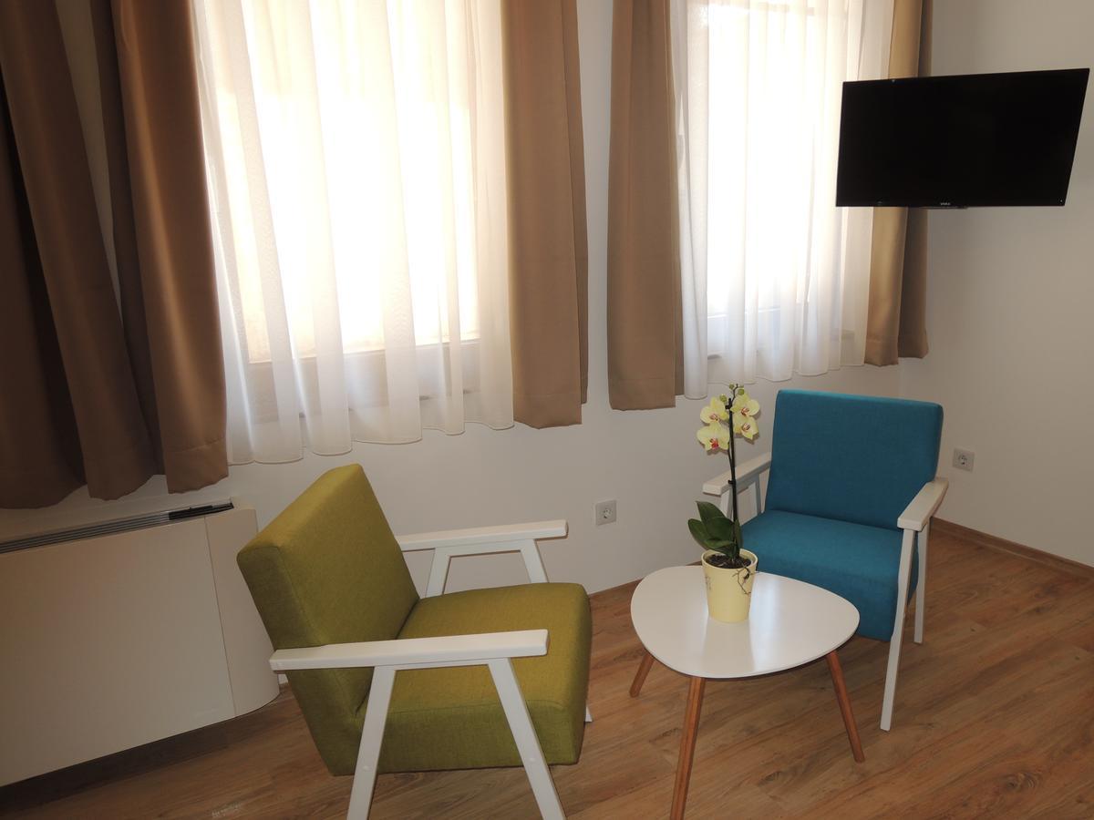 Hotel Logavina 8 Garage Parking Sarajevo Ngoại thất bức ảnh
