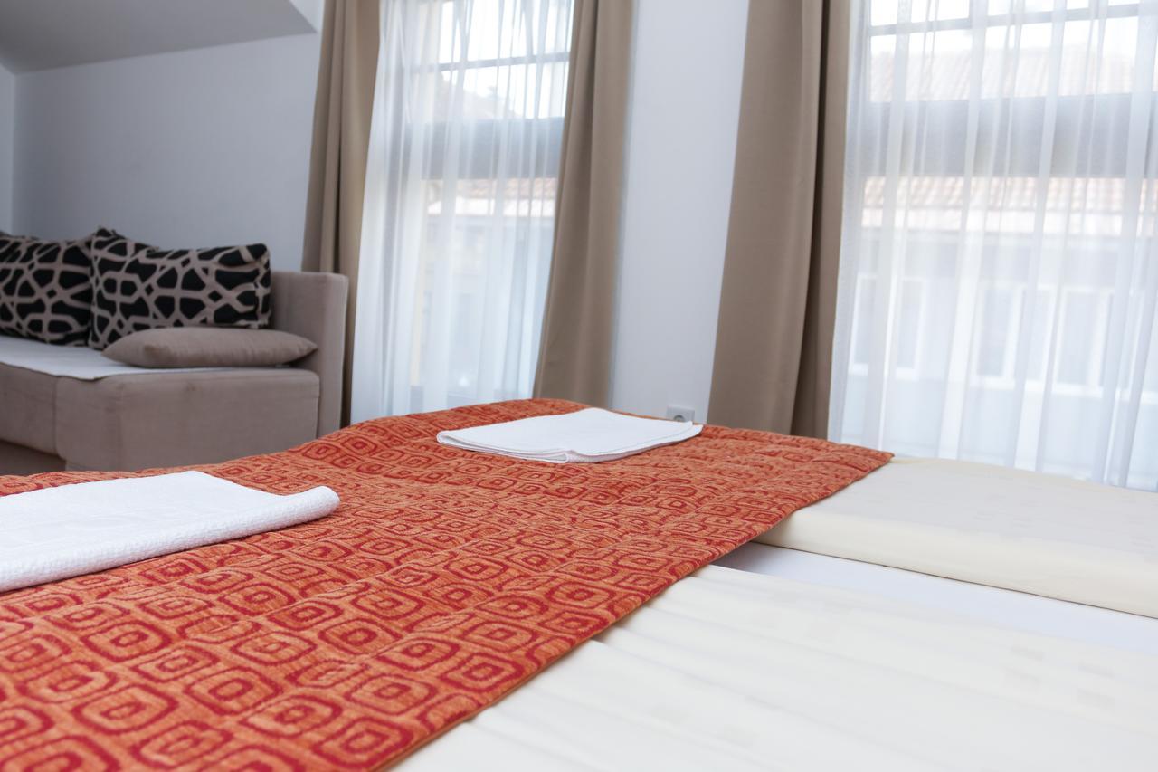 Hotel Logavina 8 Garage Parking Sarajevo Ngoại thất bức ảnh