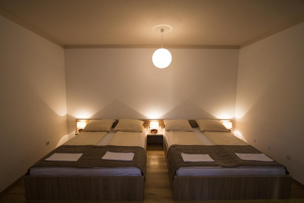Hotel Logavina 8 Garage Parking Sarajevo Ngoại thất bức ảnh