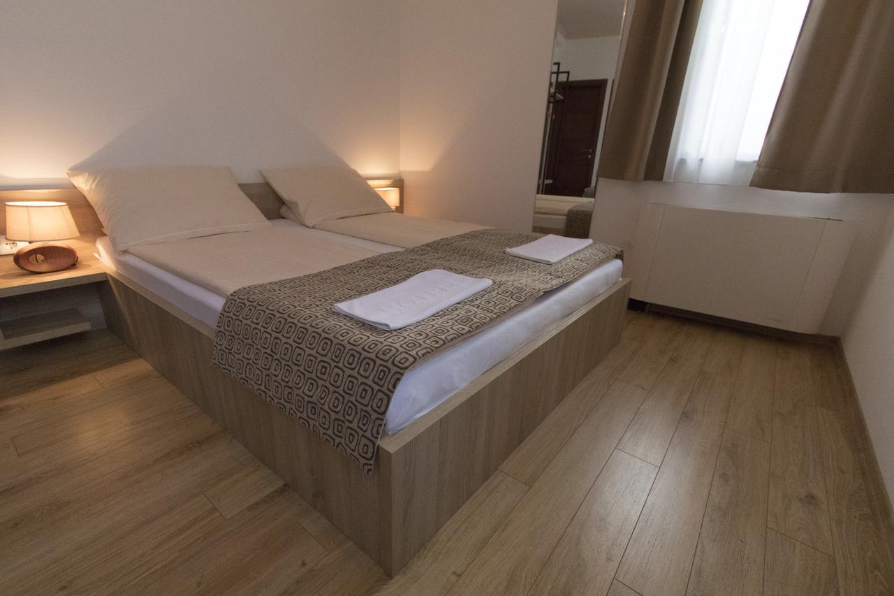 Hotel Logavina 8 Garage Parking Sarajevo Ngoại thất bức ảnh