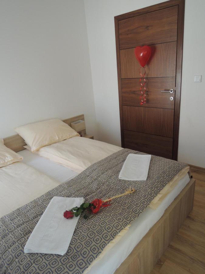 Hotel Logavina 8 Garage Parking Sarajevo Ngoại thất bức ảnh